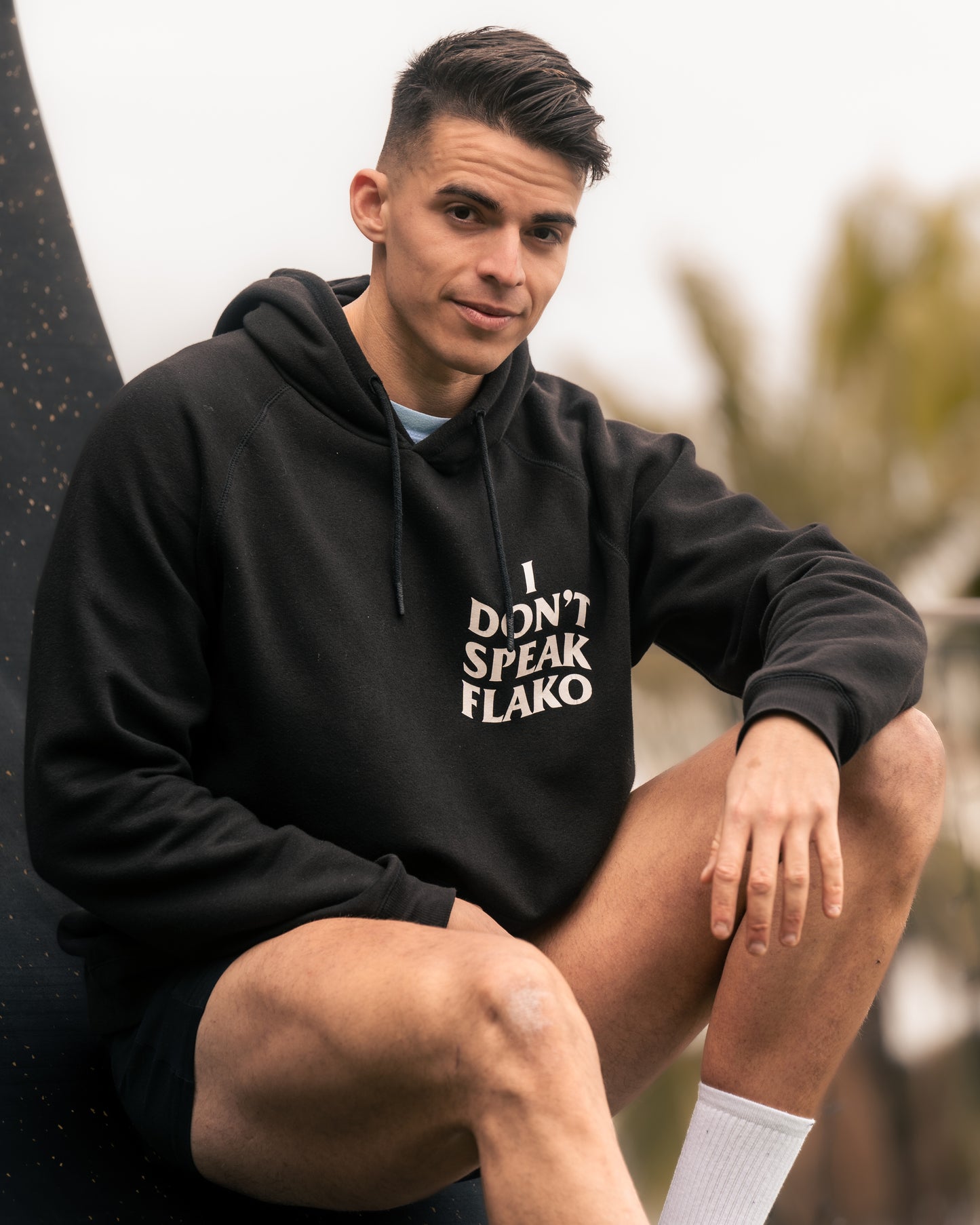 Sudadera "I DON'T SPEAK FLAKO" color negro